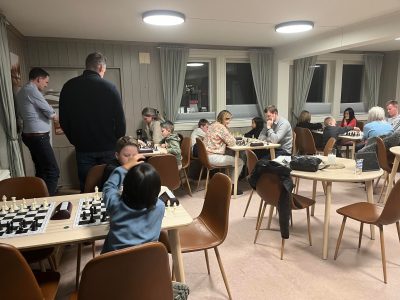 Lørenskog Sjakklubb - en inkluderende sjakklubb for liten og stor! Lørenskog Sjakklubb holder til på Fjellhamar gård.